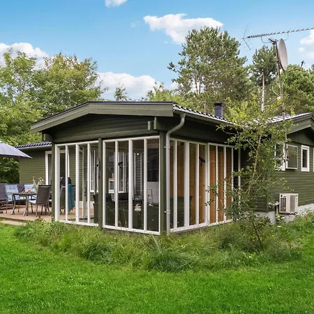 3 Bedroom Beach Front Home In Højby
